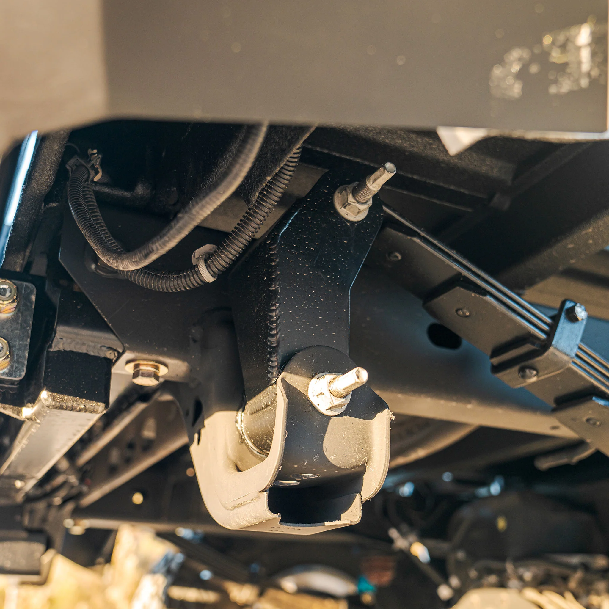 Long Travel Shackles - Image 6