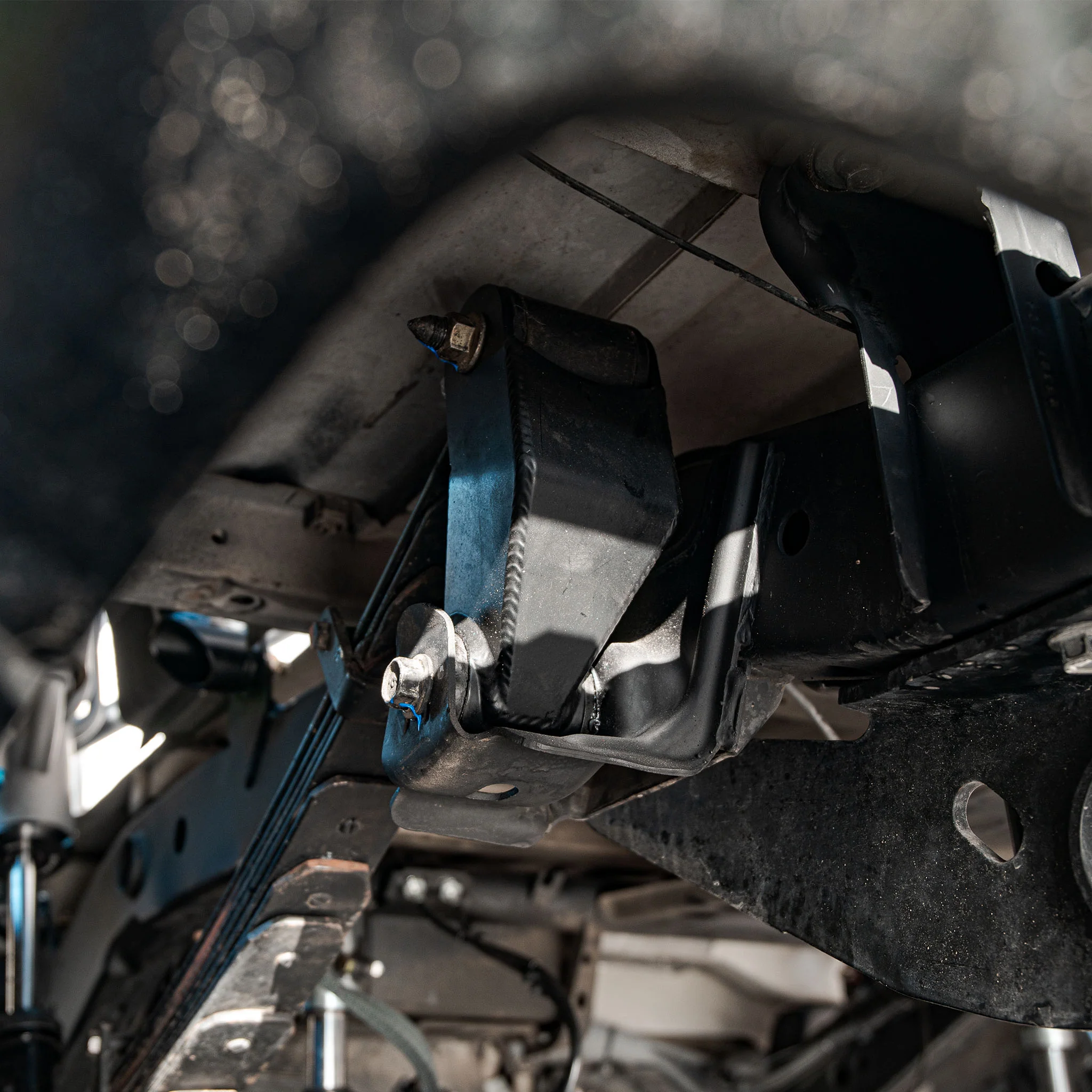 Long Travel Shackles - Image 3